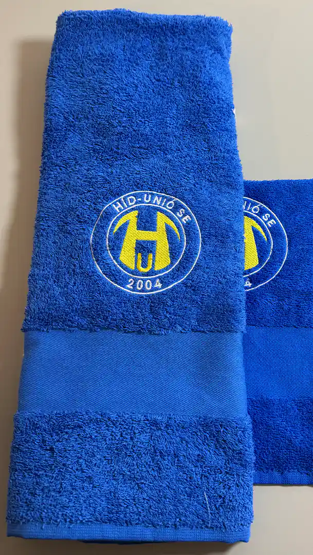 Hímzett kiegészítők